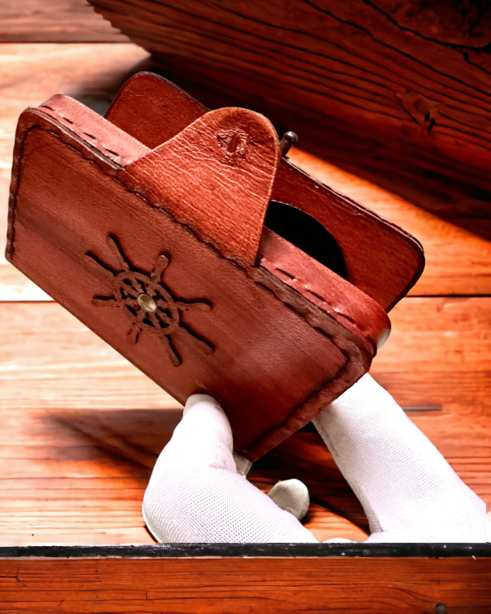 Parancsnoki Tok – kézzel készített tok zsebórához vagy iránytűhöz, személyre szabható