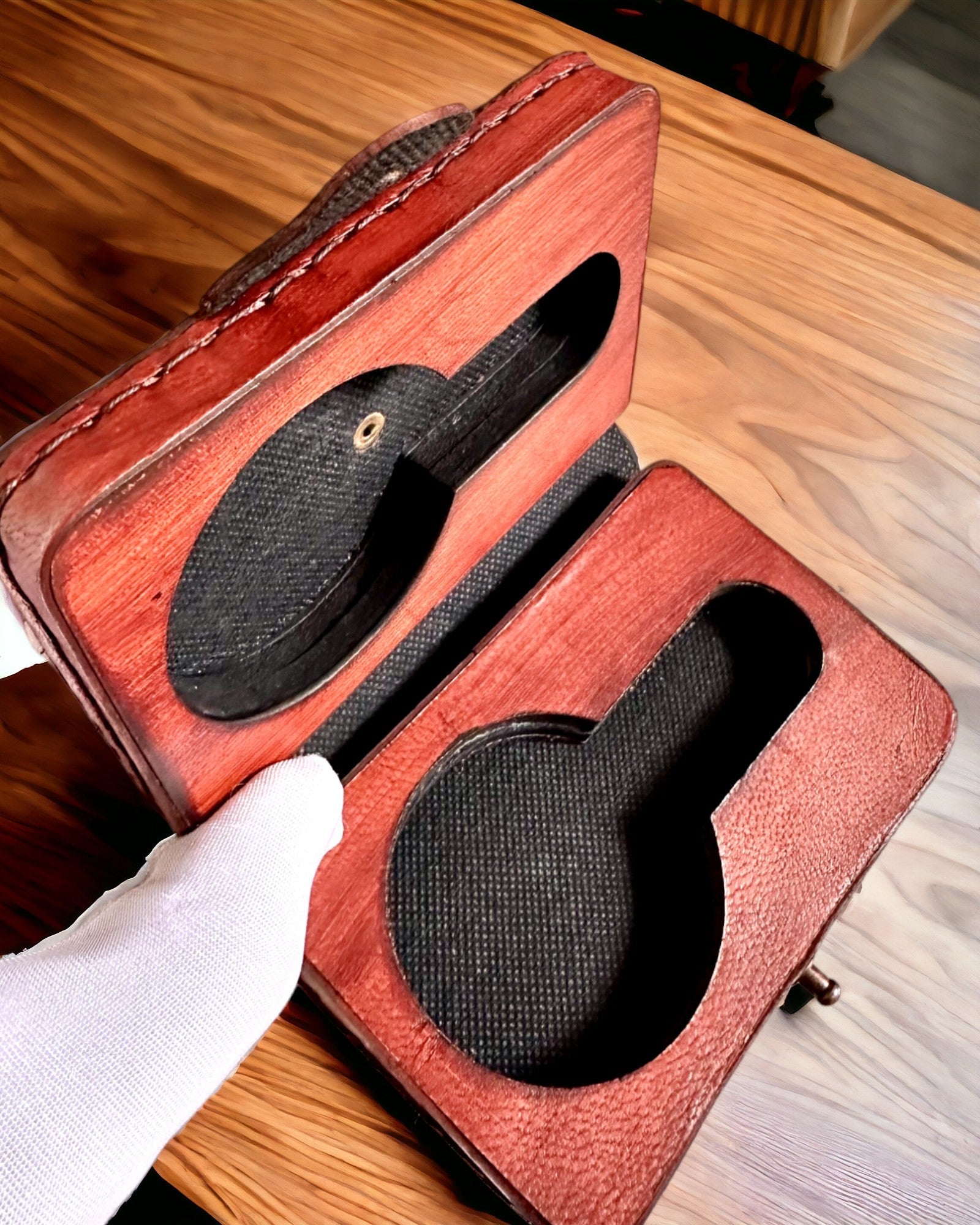 Parancsnoki Tok – kézzel készített tok zsebórához vagy iránytűhöz, személyre szabható