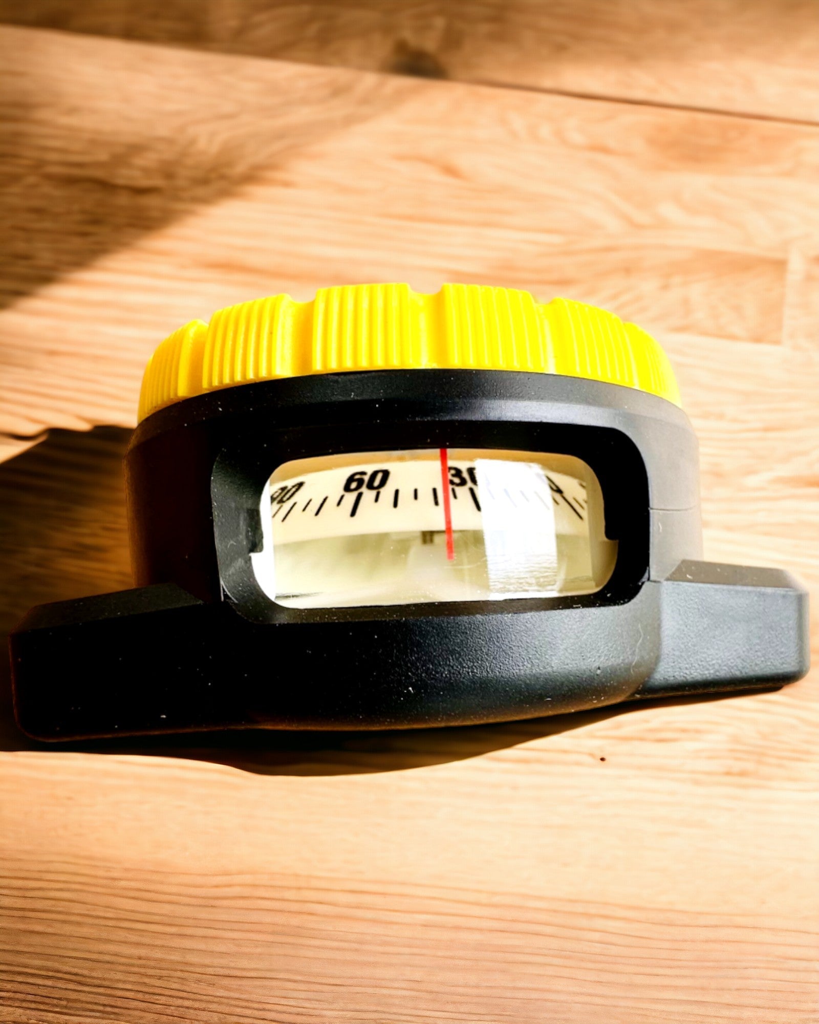 AquaGuide búvár iránytű - vízálló iránytű lumineszcens funkcióval, rugalmas szíjjal, testreszabási lehetőséggel