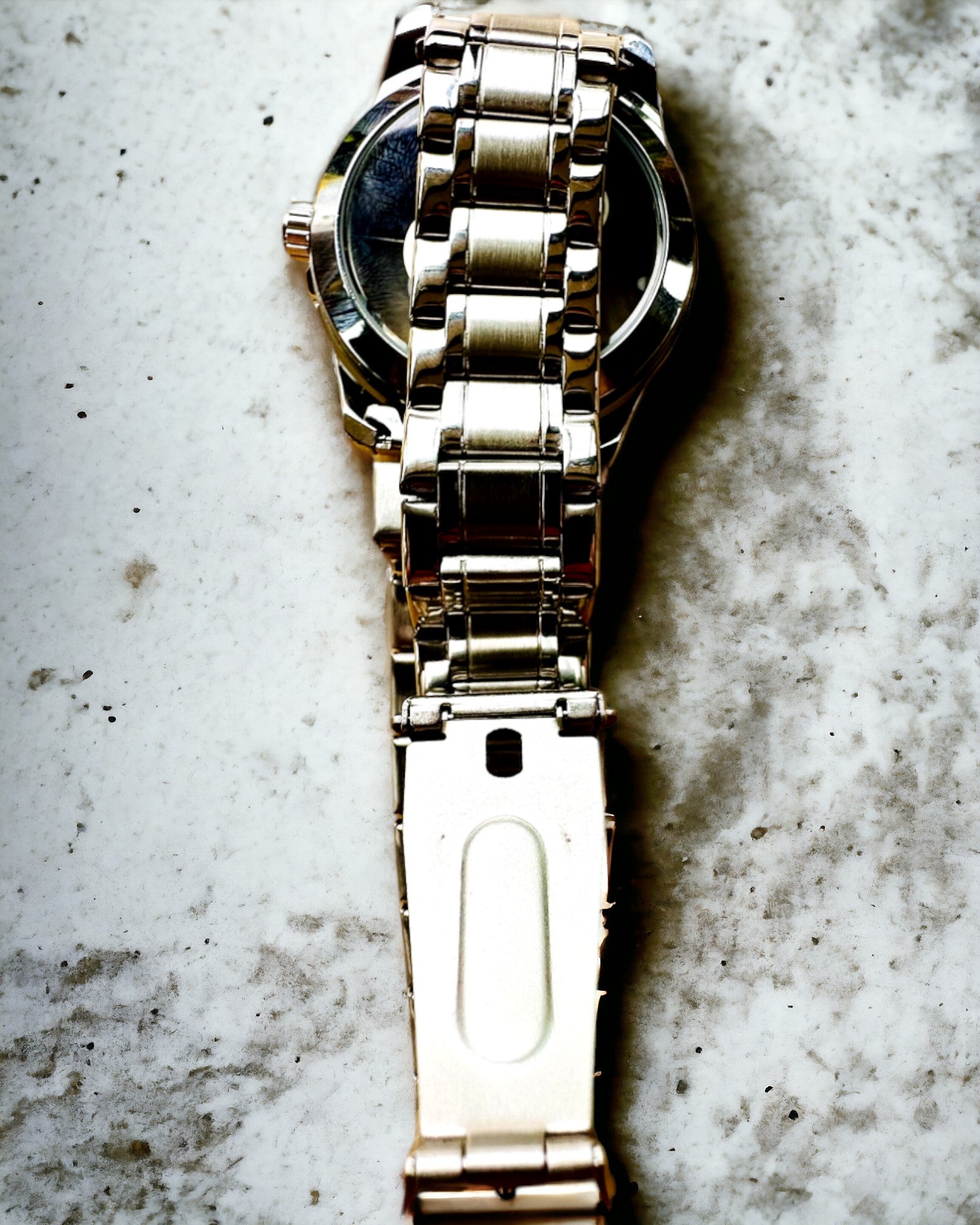 Elegáns férfi karóra KIMSDUN Prestige Átlátszó Mechanizmus és Sportos Elegancia, személyre szabható gravírozással