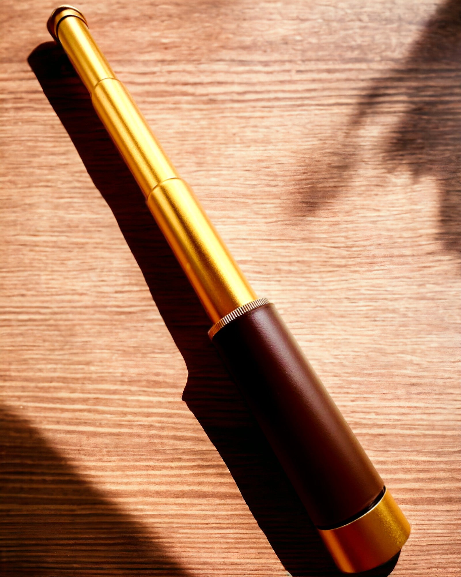 Explorer 25x30 Monokuláris Távcső - Hordozható, Összecsukható Kézi Teleszkóp, személyre szabható gravírozással