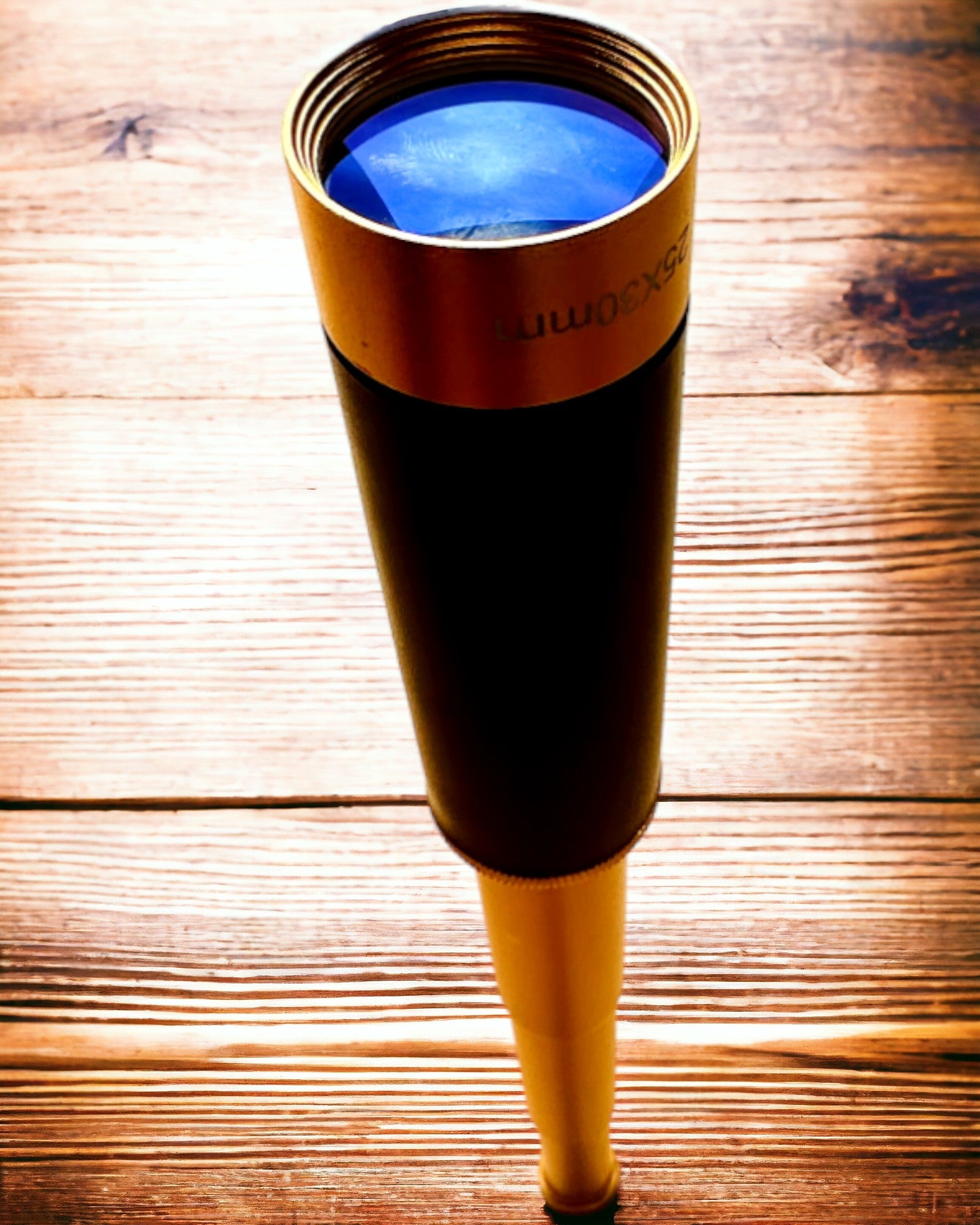 Explorer 25x30 Monokuláris Távcső - Hordozható, Összecsukható Kézi Teleszkóp, személyre szabható gravírozással