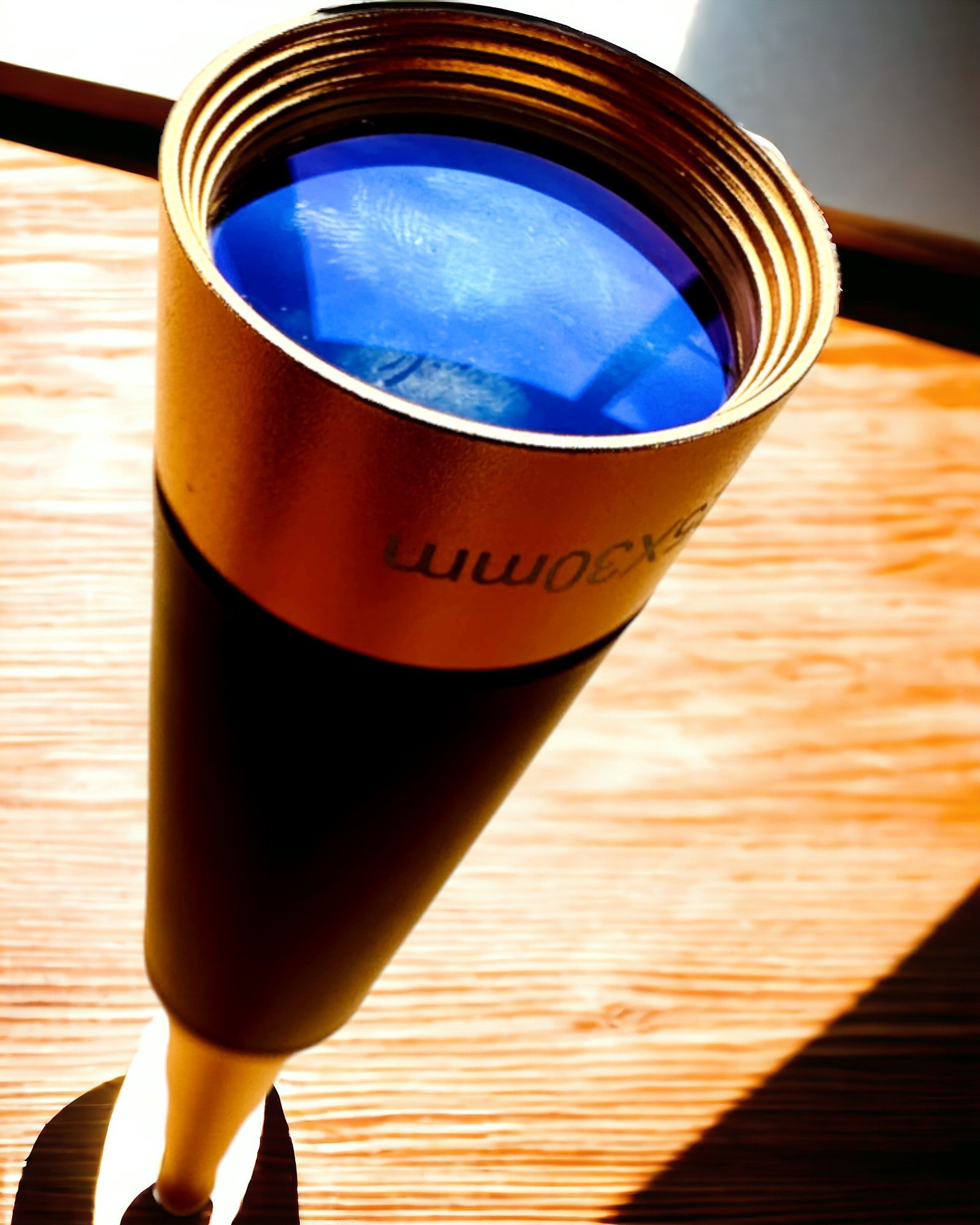 Explorer 25x30 Monokuláris Távcső - Hordozható, Összecsukható Kézi Teleszkóp, személyre szabható gravírozással