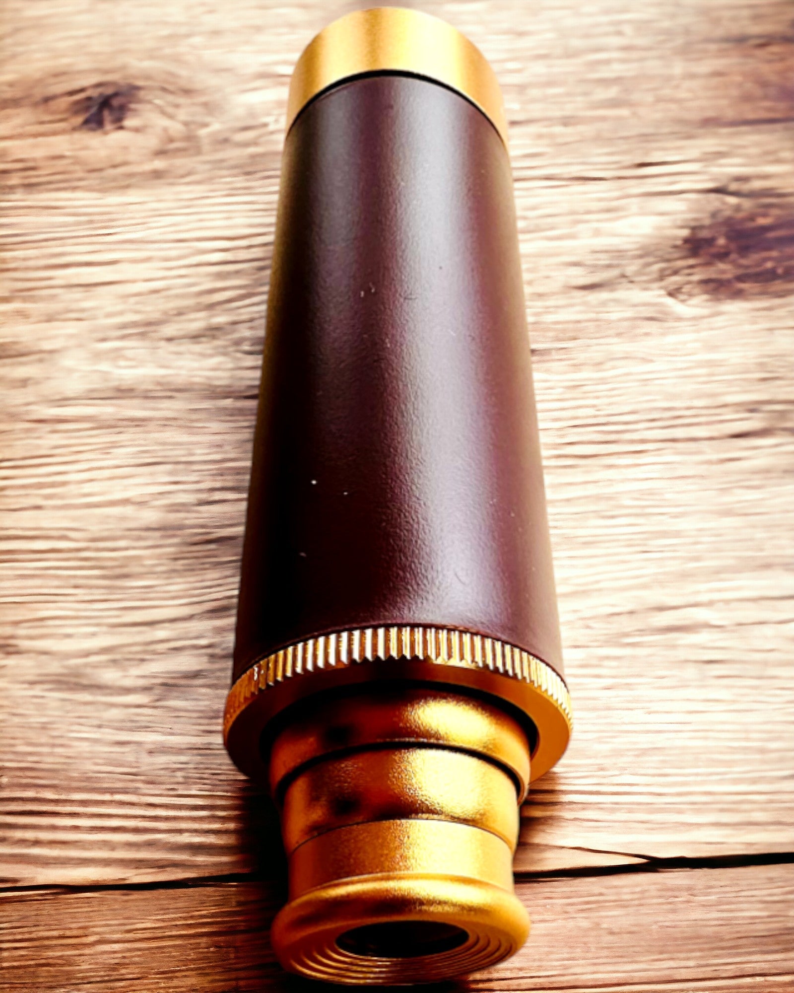 Explorer 25x30 Monokuláris Távcső - Hordozható, Összecsukható Kézi Teleszkóp, személyre szabható gravírozással