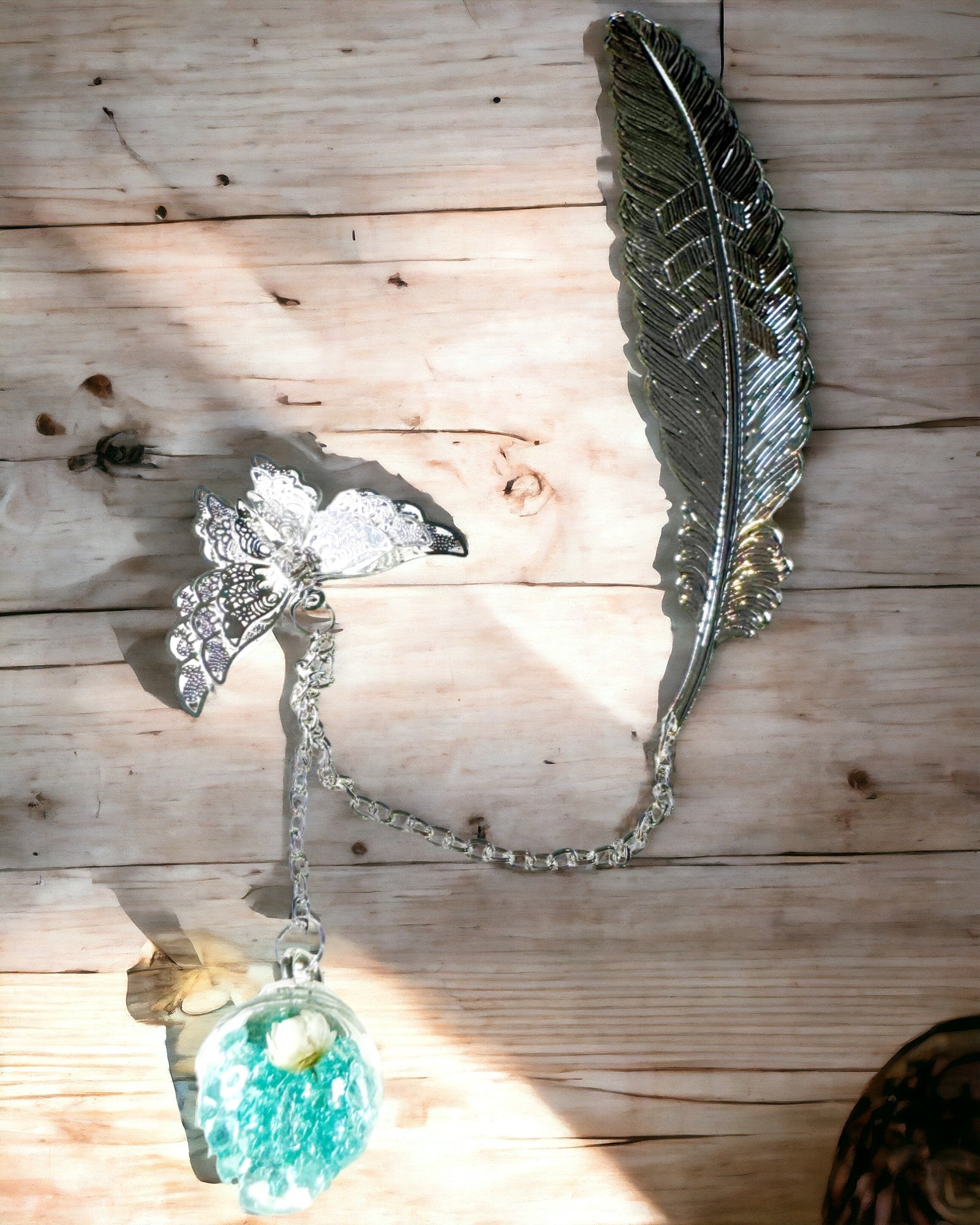 Kreatywna Zakładka do książki w Stylu Retro z Motywem Pióra i Motyla – Elegancki Prezent Promocyjny, Kolor Srebrny/Niebieski