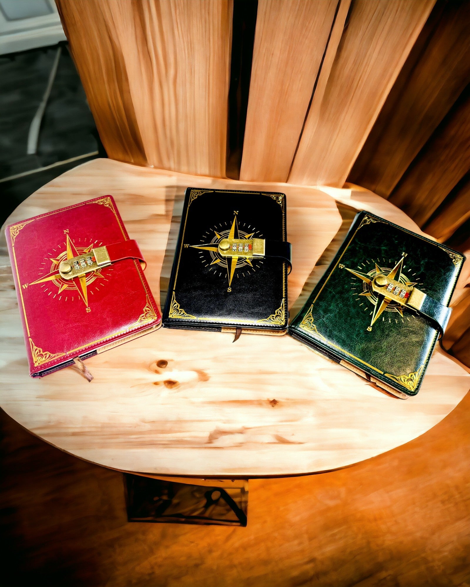 Prémium Jegyzetfüzet Kódzárral A5 - Vintage Stílus Iránytűvel, Japán Dizájn, Papíráruk Diákoknak és Üzleti Felhasználásra. Személyre szabás gravírozással