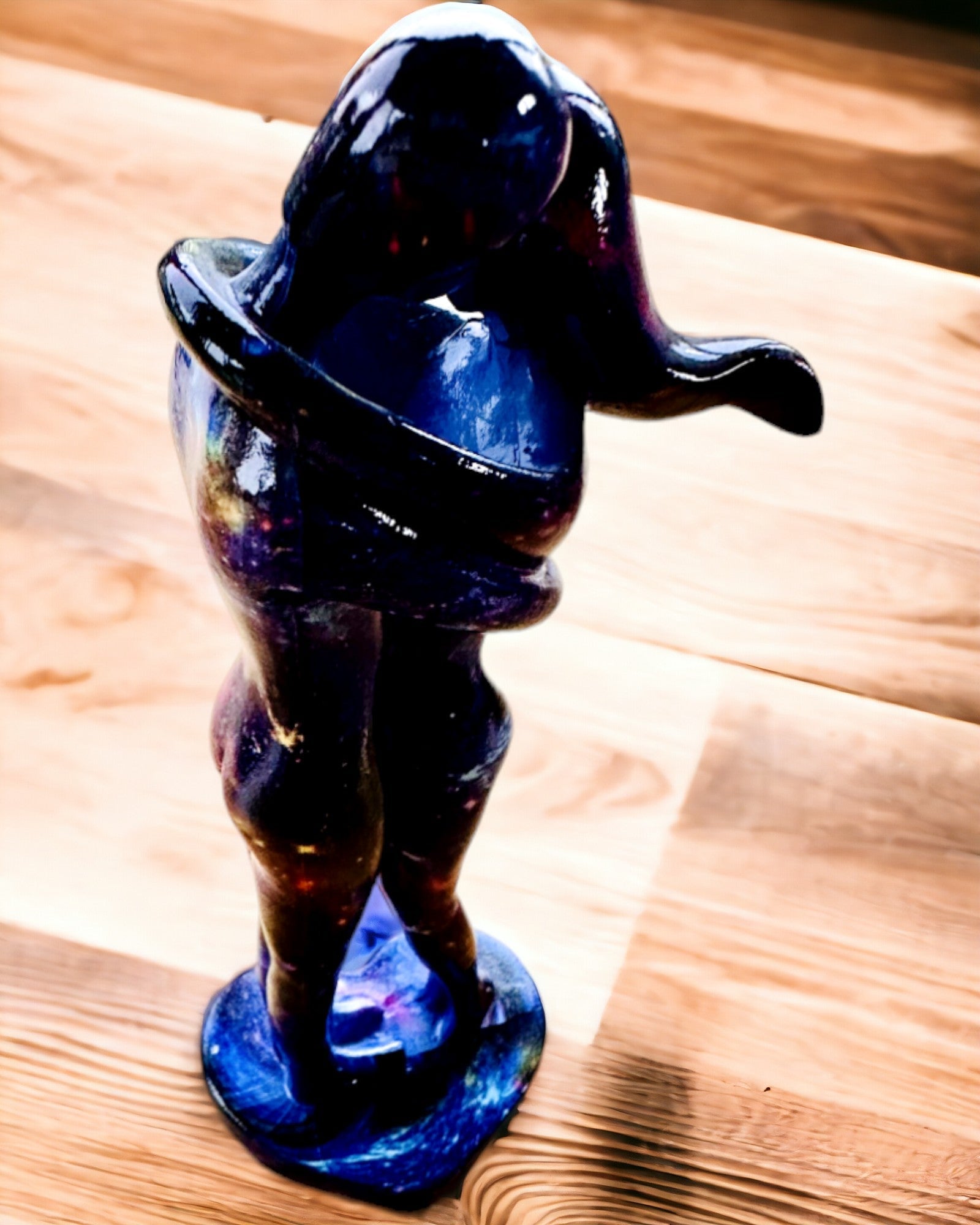 "Kozmikus Ölelés - Gyanta Figura Gravírozási Lehetőséggel"