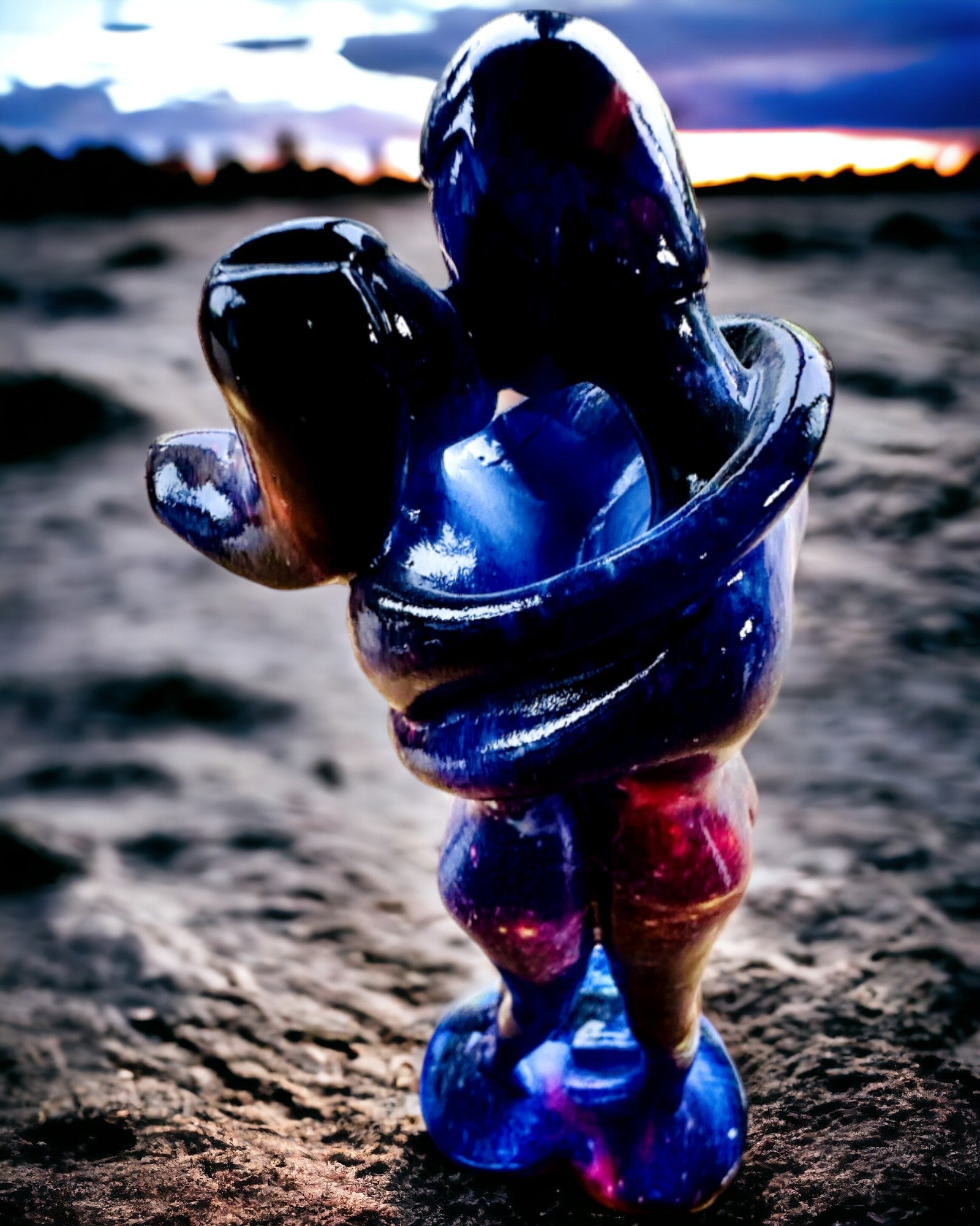 "Kozmikus Ölelés - Gyanta Figura Gravírozási Lehetőséggel"