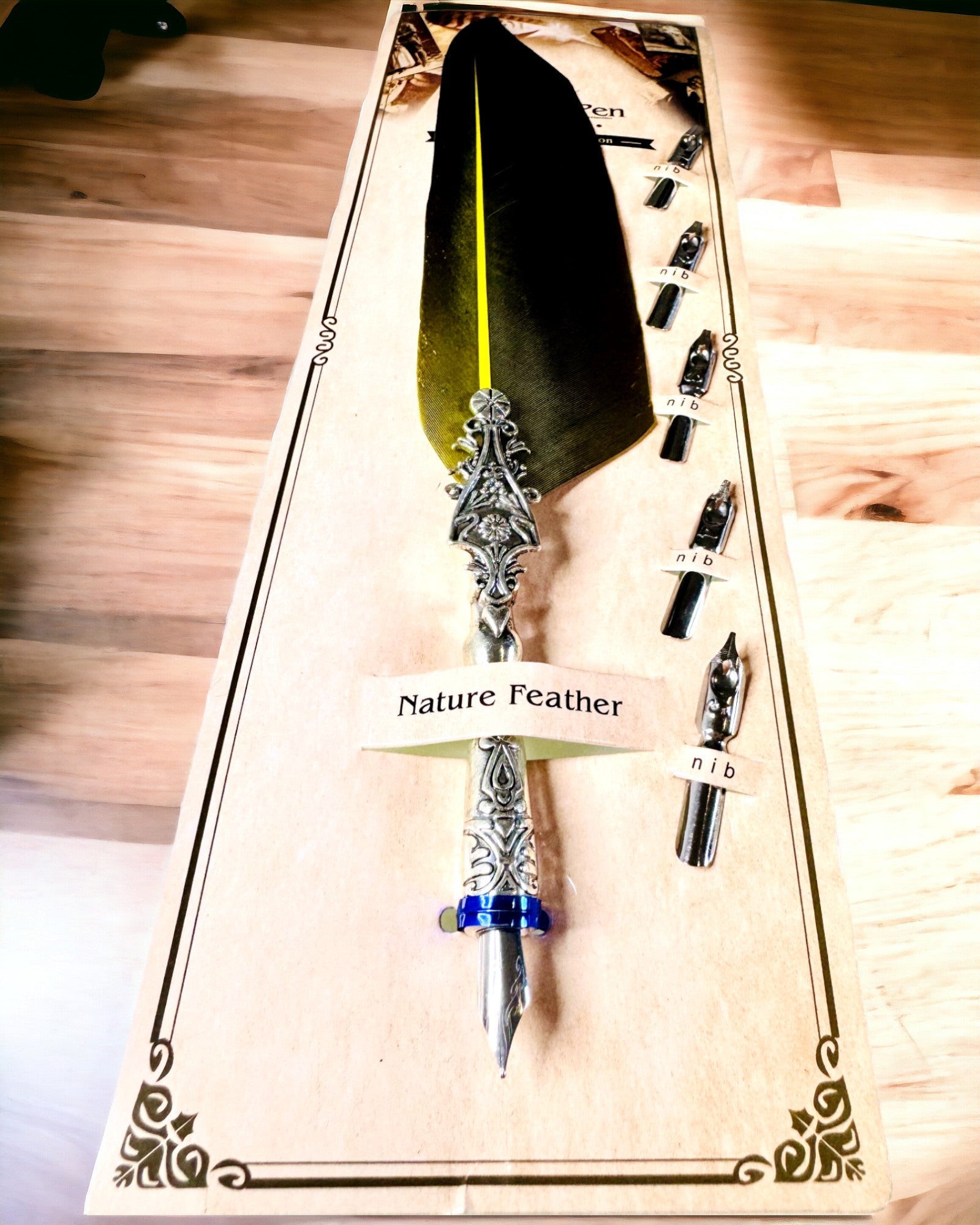 Vintage Kalligráfia Toll Természetes Lúdtollal – Ideális Ajándék Anyák Napjára vagy Tanároknak. Gravírozás