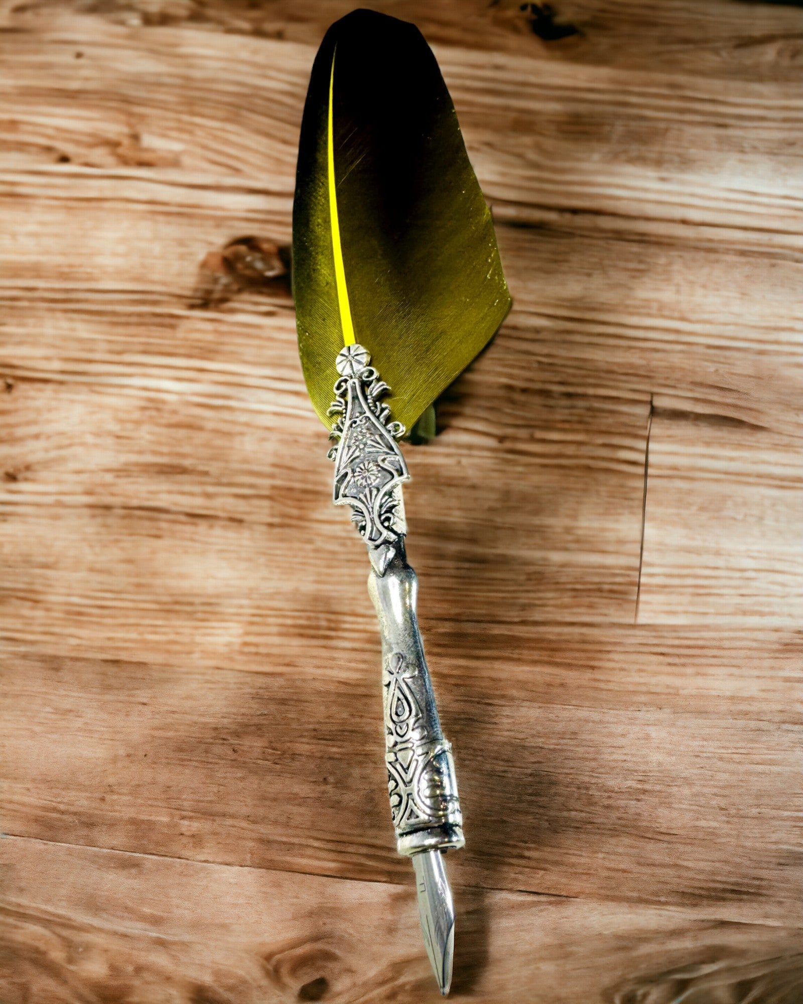 Vintage Kalligráfia Toll Természetes Lúdtollal – Ideális Ajándék Anyák Napjára vagy Tanároknak. Gravírozás