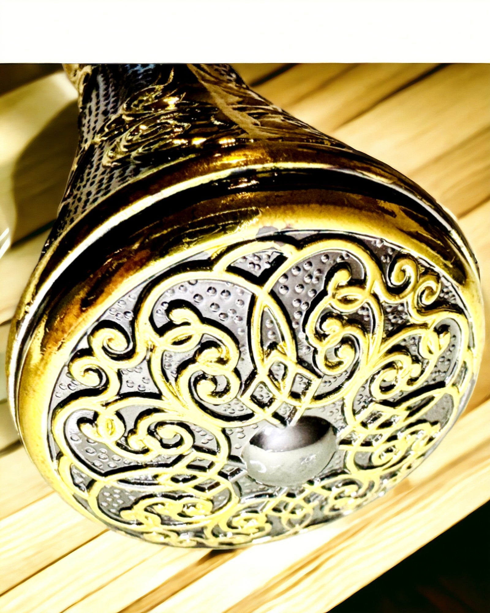 Arany Virág Alakú Fogantyúval Rendelkező Luxus Bot – Elegáns és Divatos, 93 cm