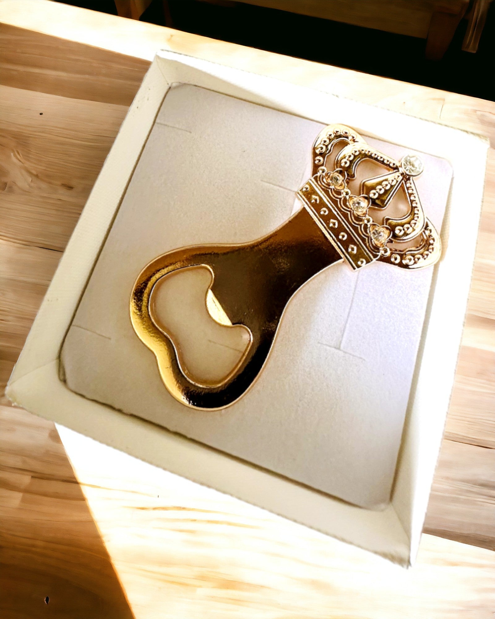 Üvegnyitó Király Koronája - arany szín, személyre szabható gravírozással