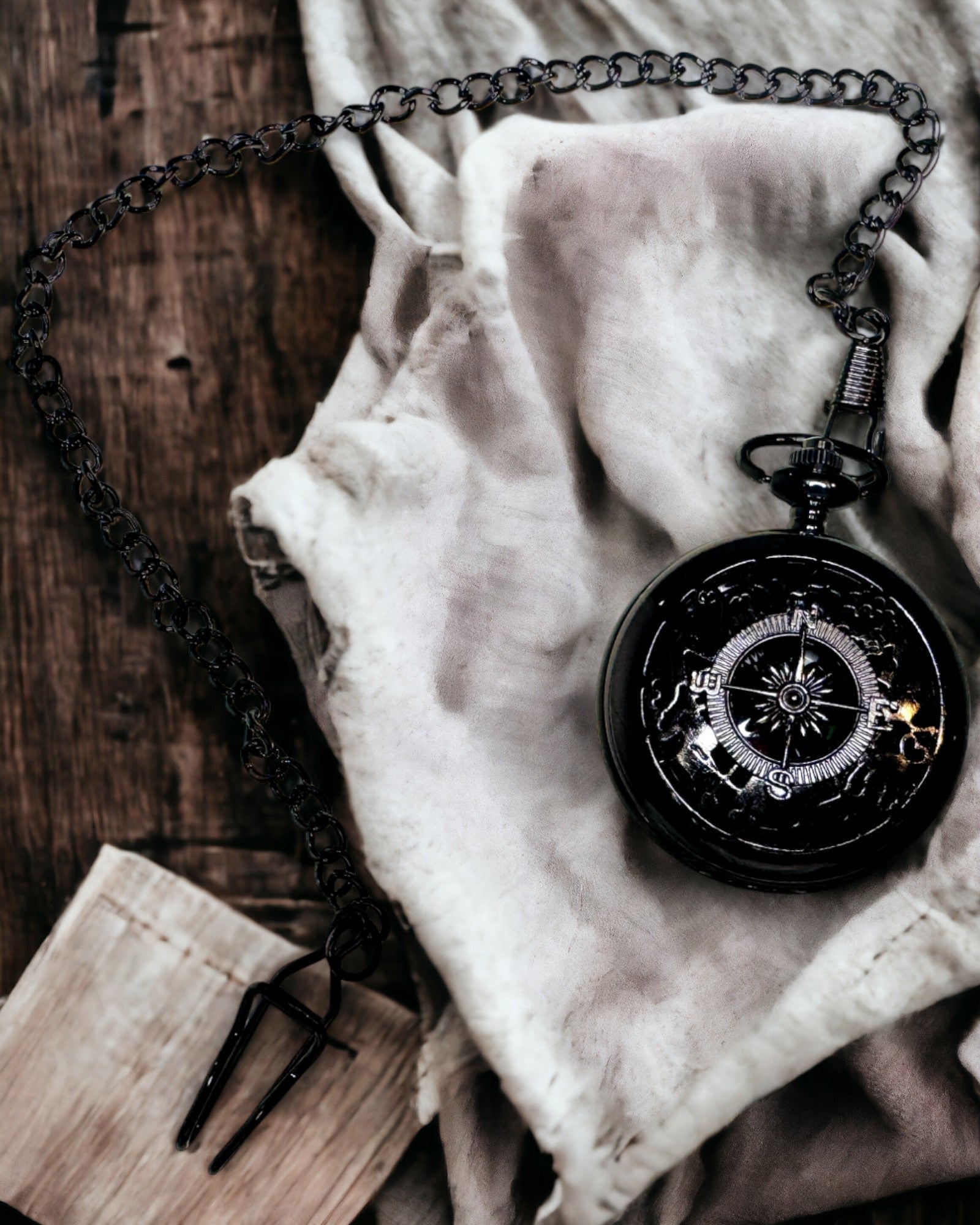 "Navigator" zsebóra stílusú iránytű - Sötét fém szín