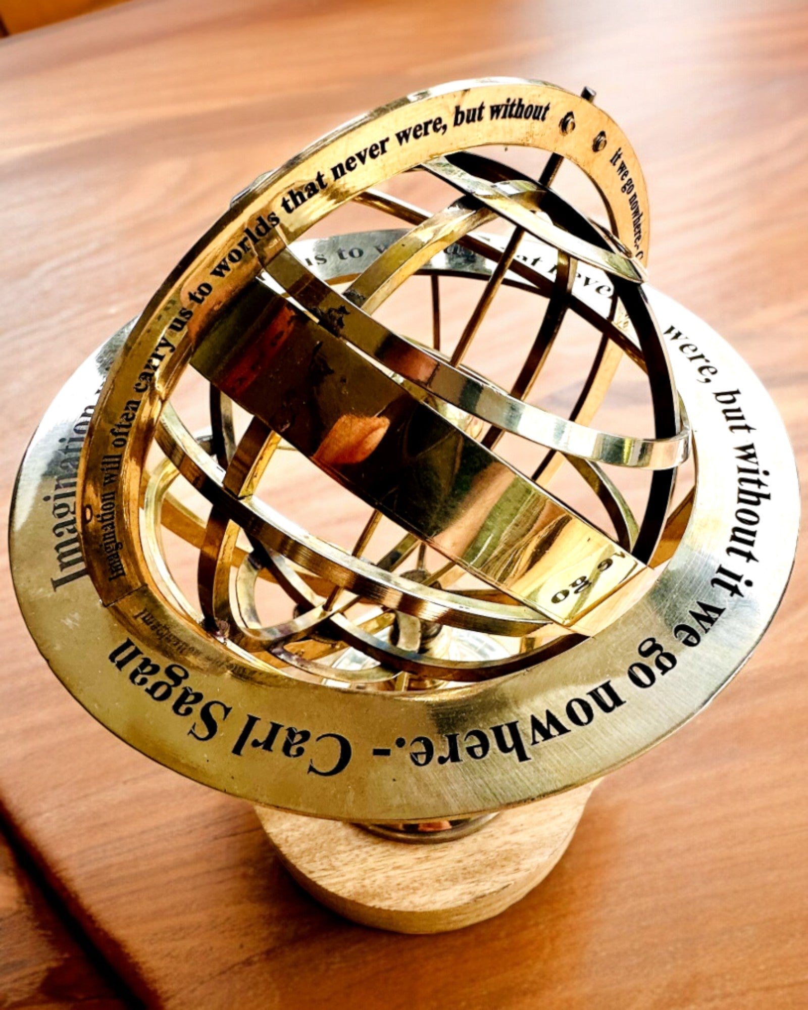 Astrolabium Artis - Kézzel Készített Gravírozási Lehetőséggel, irodai dekoráció, prémium