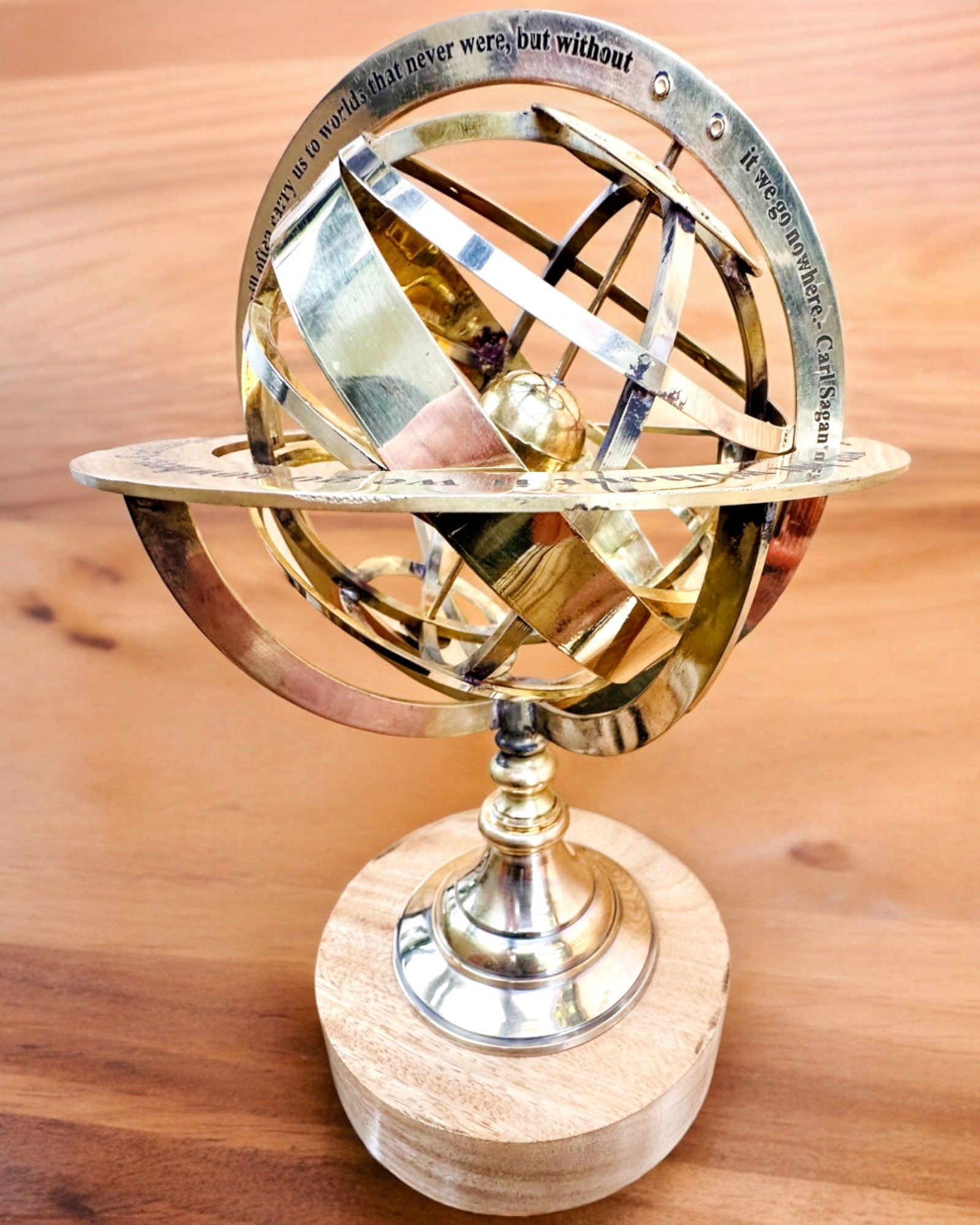 Astrolabium Artis - Kézzel Készített Gravírozási Lehetőséggel, irodai dekoráció, prémium