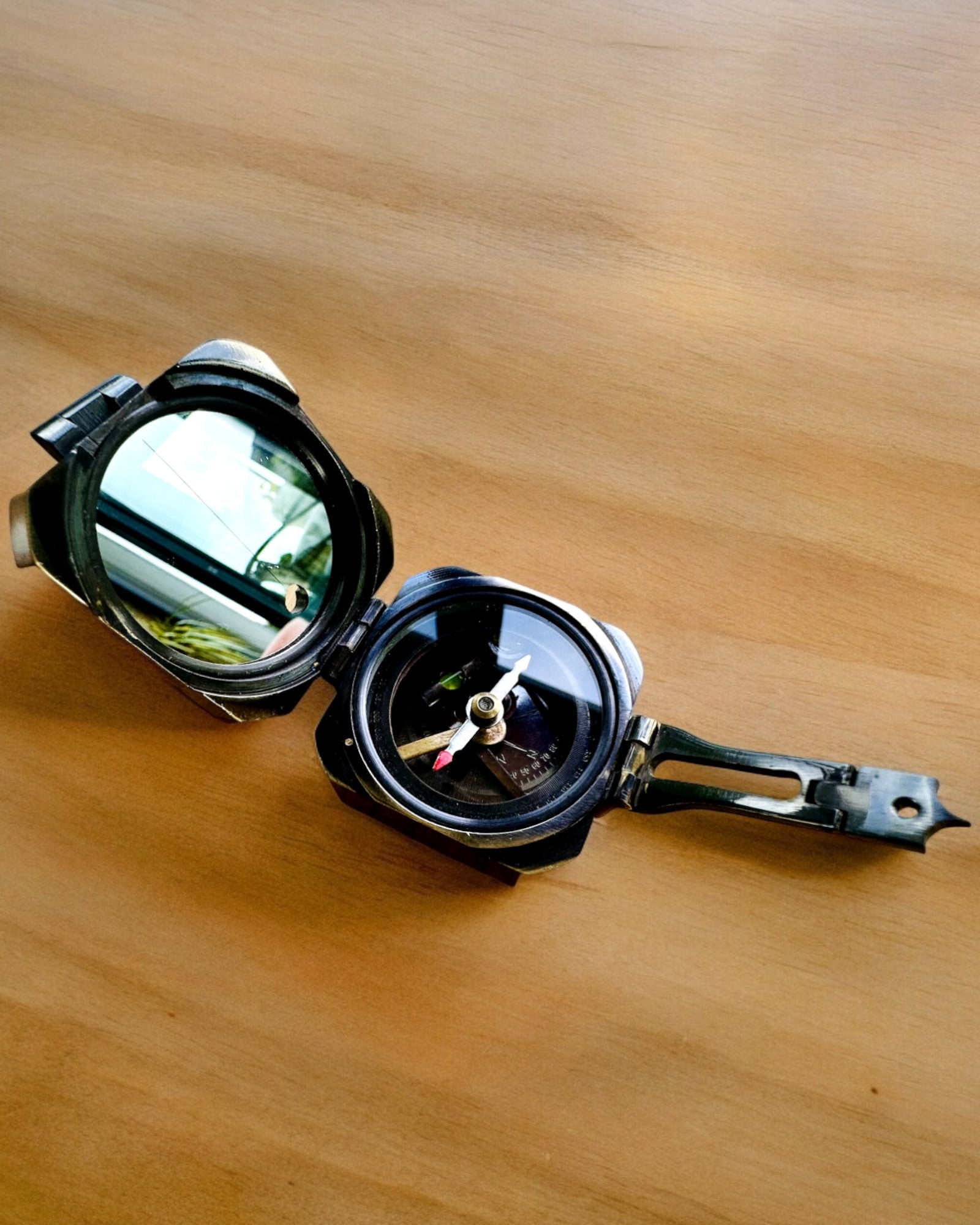 "Navigator" kapitányi, masszív, prémium iránytű - személyre szabható gravírozással