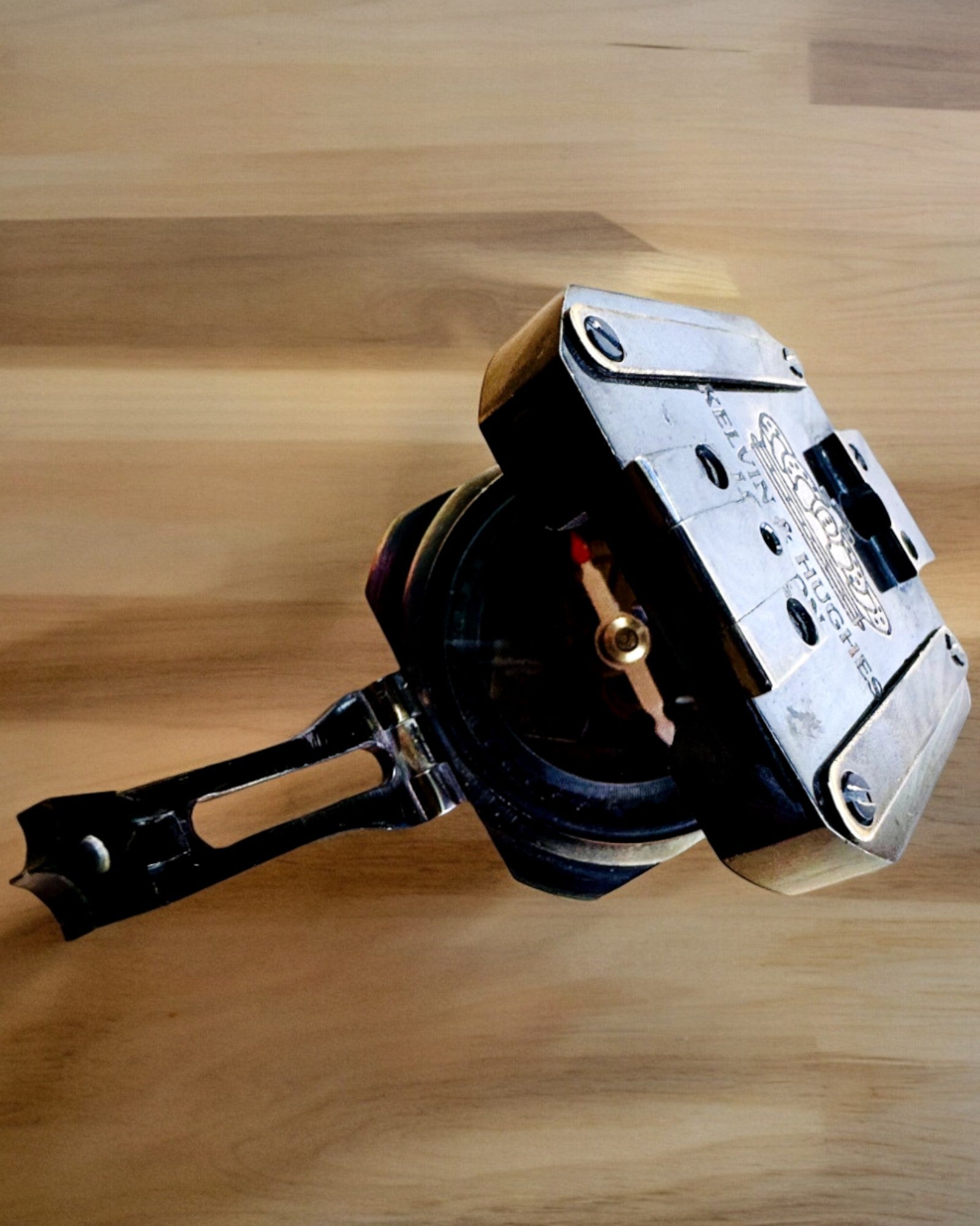 "Navigator" kapitányi, masszív, prémium iránytű - személyre szabható gravírozással