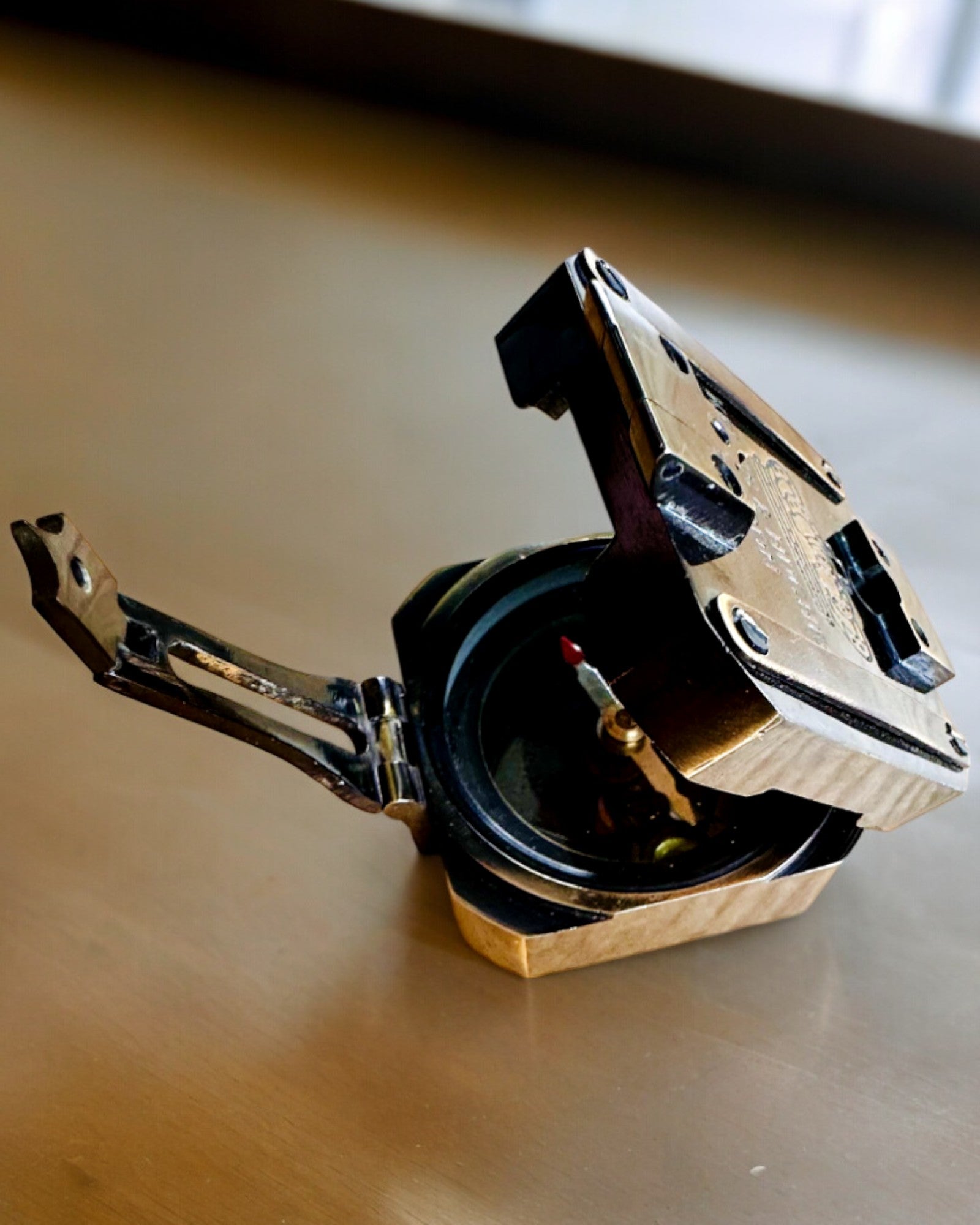 "Navigator" kapitányi, masszív, prémium iránytű - személyre szabható gravírozással