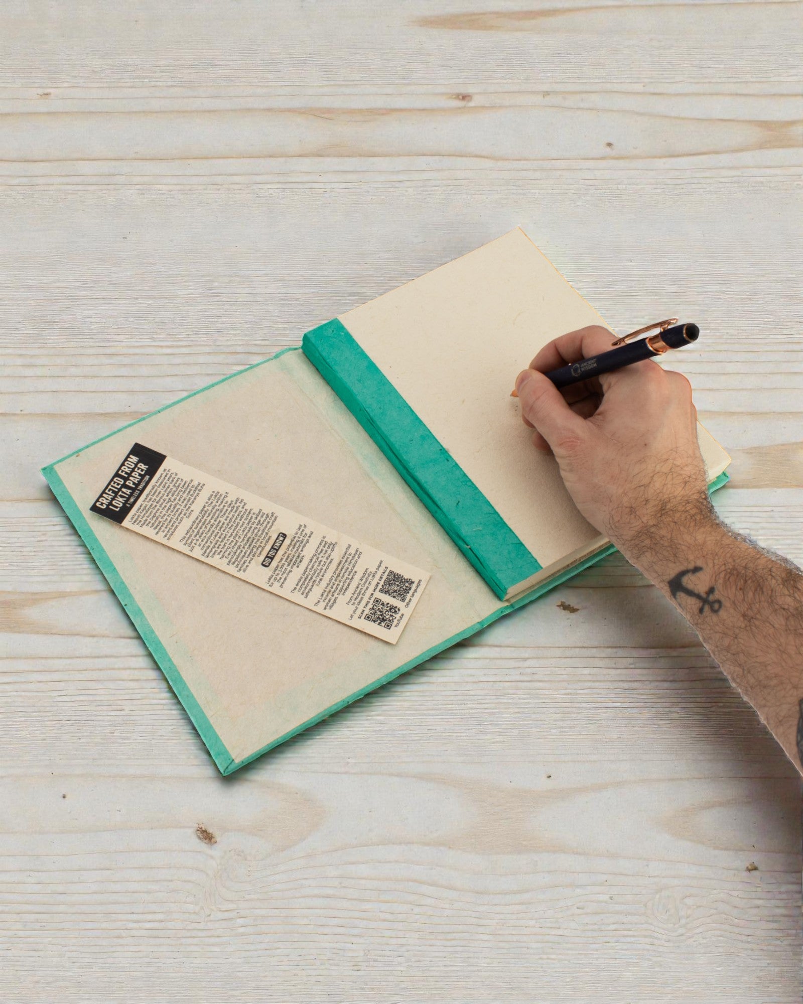 Lokta mini csempés jegyzetfüzet – Nagy (21x15cm) – 45 lap – Tartalmaz könyvjelzőt – kékeszöld