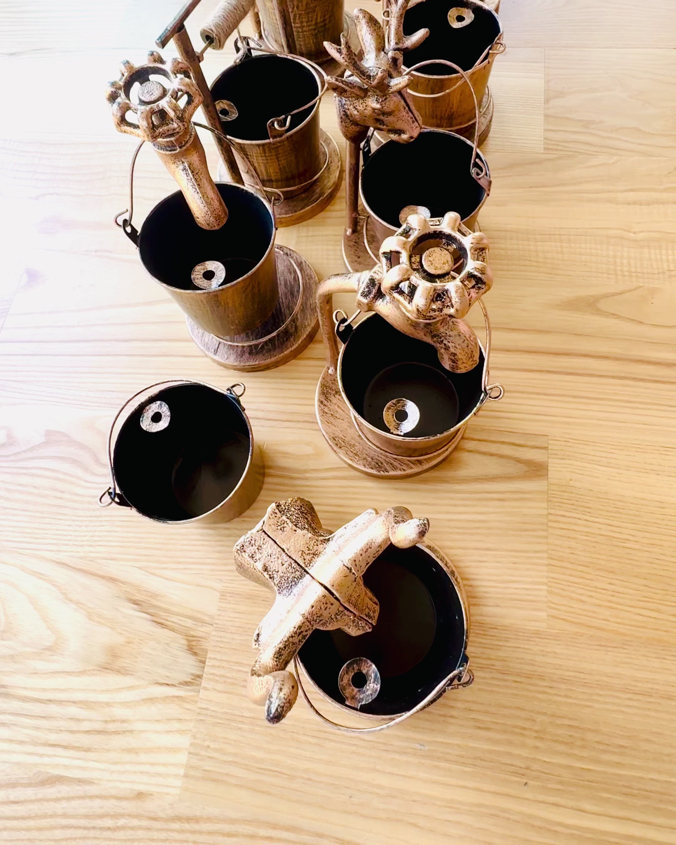 Stílusos Fém Hamutartó "Rustic Charm" 19-23 cm magasság, 8 választható változat, gravírozás kérésre