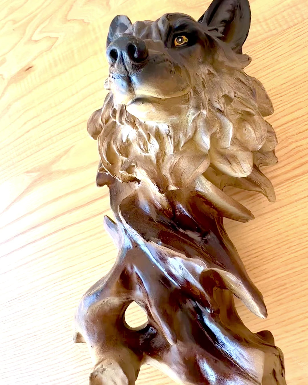 "Wilczy Duch" – Dekoratív Figura személyre szabható gravírozással, ajándékba