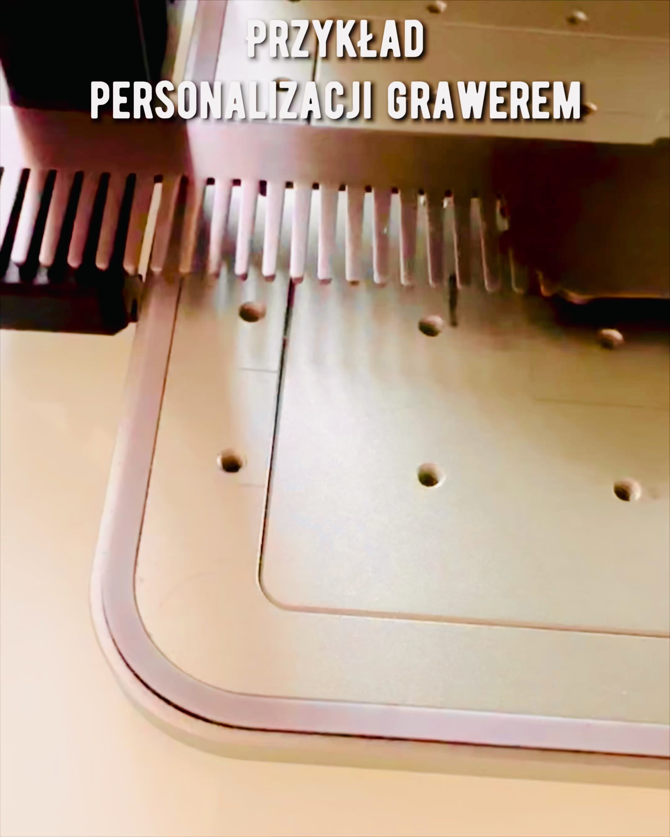 GroomMaster - Elegáns Fém Fésű Gravírozással, személyre szabott gravírozás