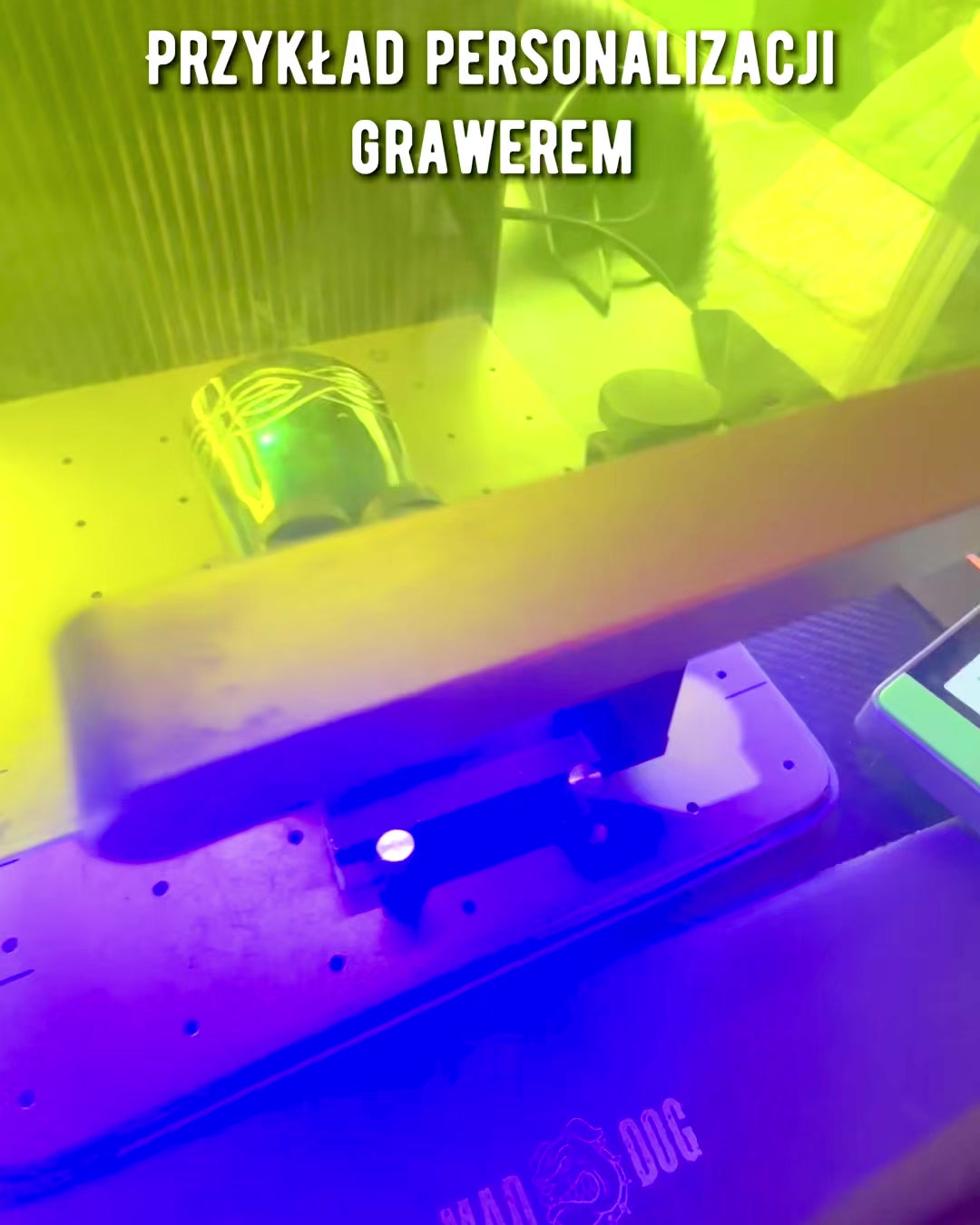 Kézzel készített kis bögre gravírozási lehetőséggel, indiai pohár, személyre szabható ajándék, gravírozás. Sötét színű.