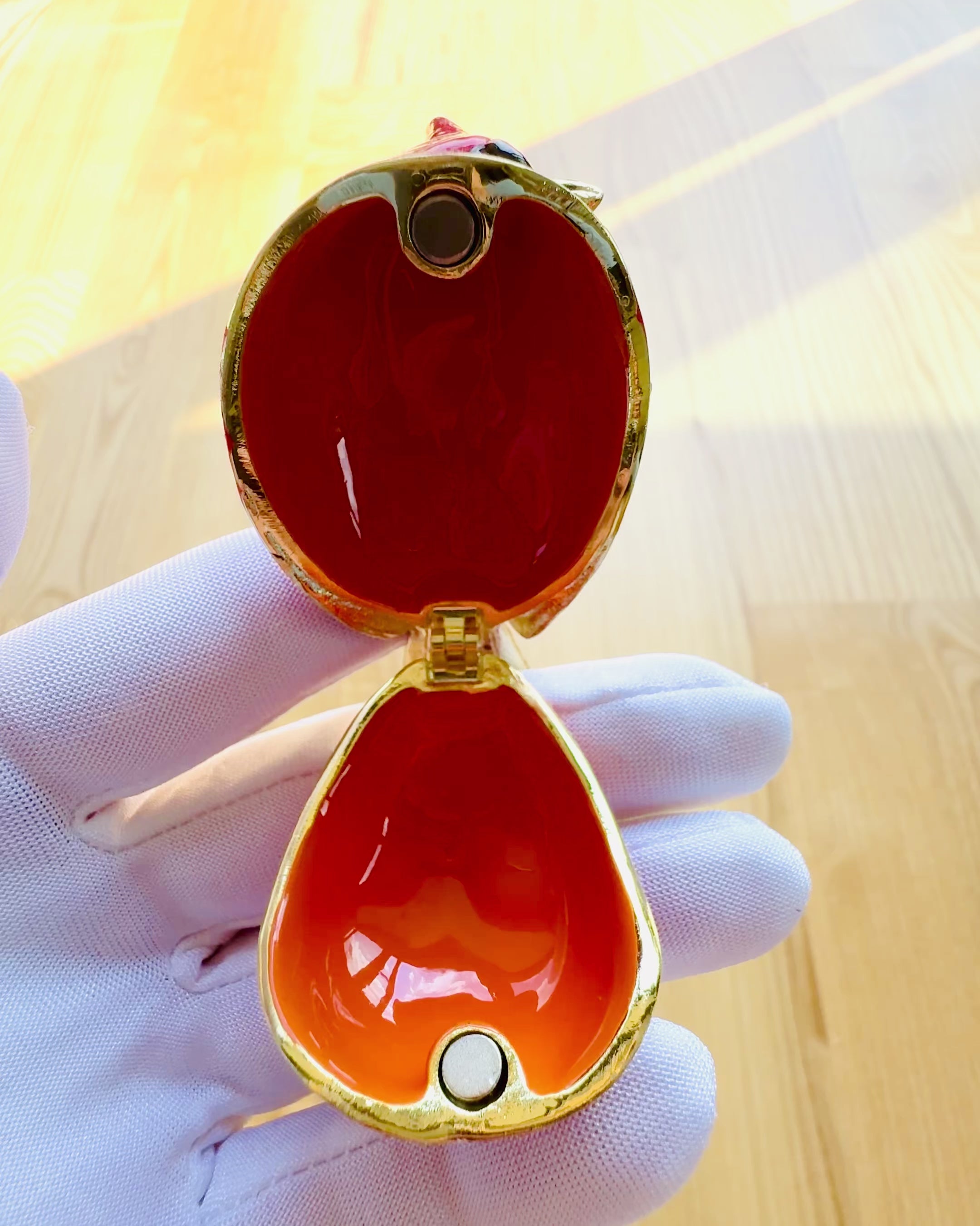 Elegáns bíboros alakú doboz gravírozási lehetőséggel