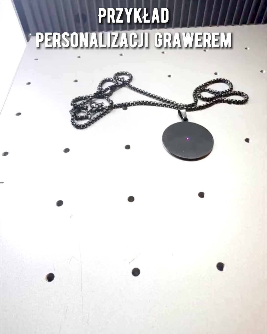 "Urban Elegance" medál – Kerek Medál Két Színű Rozsdamentes Acélból, Személyre Szabható