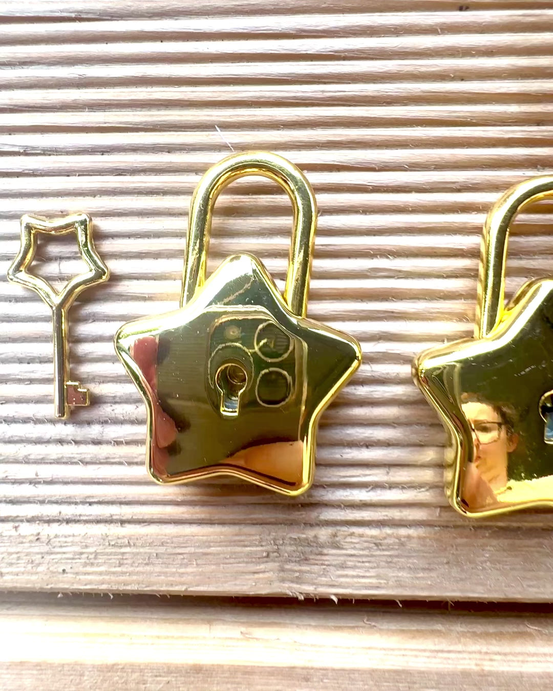 2 Csillagos mini lakat gravírozással – Védje meg álmait, személyre szabott ajándék, 2 választható színváltozat