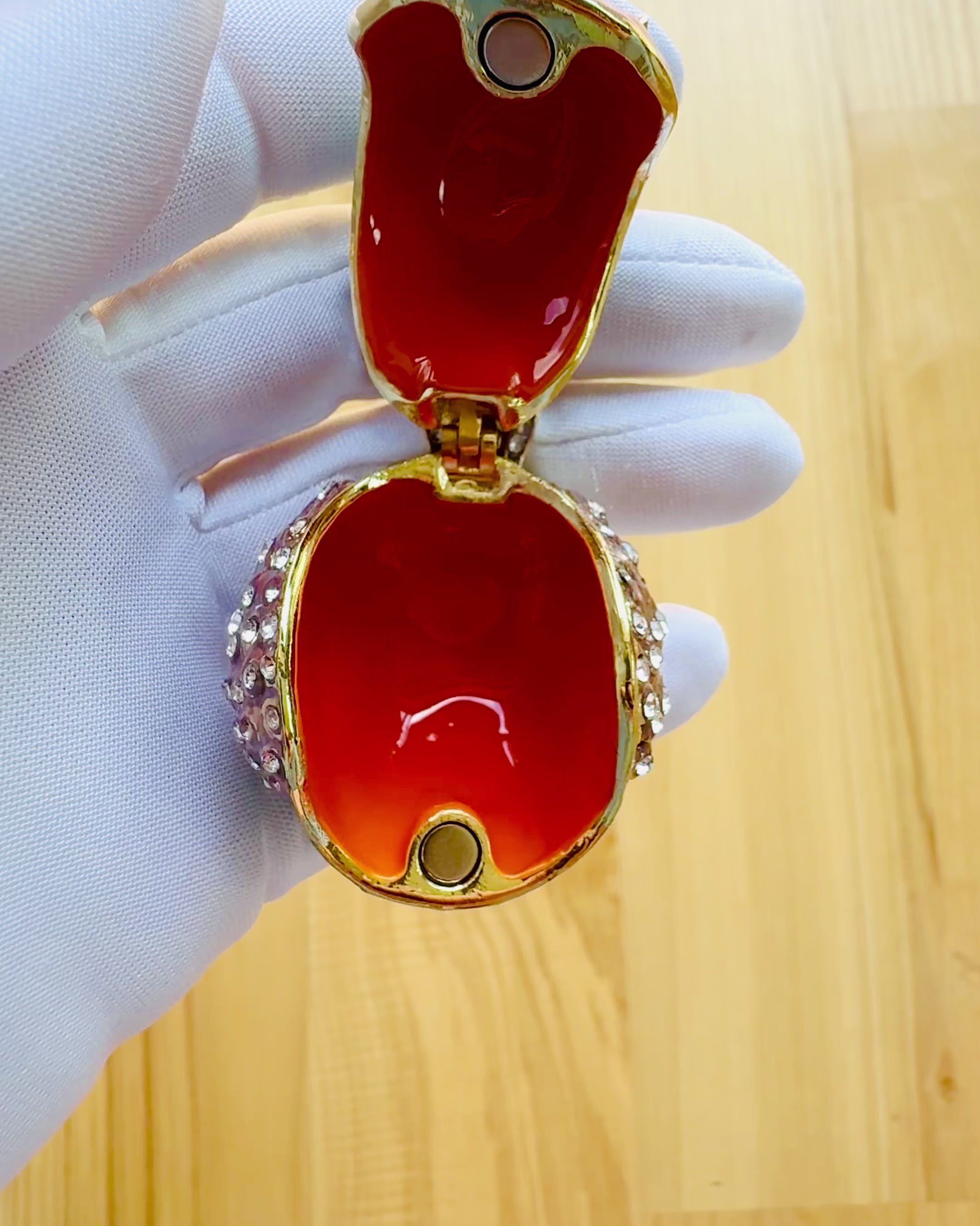 Gravírozott Színes Veréb Madárka - Elbűvölő Kincsesláda