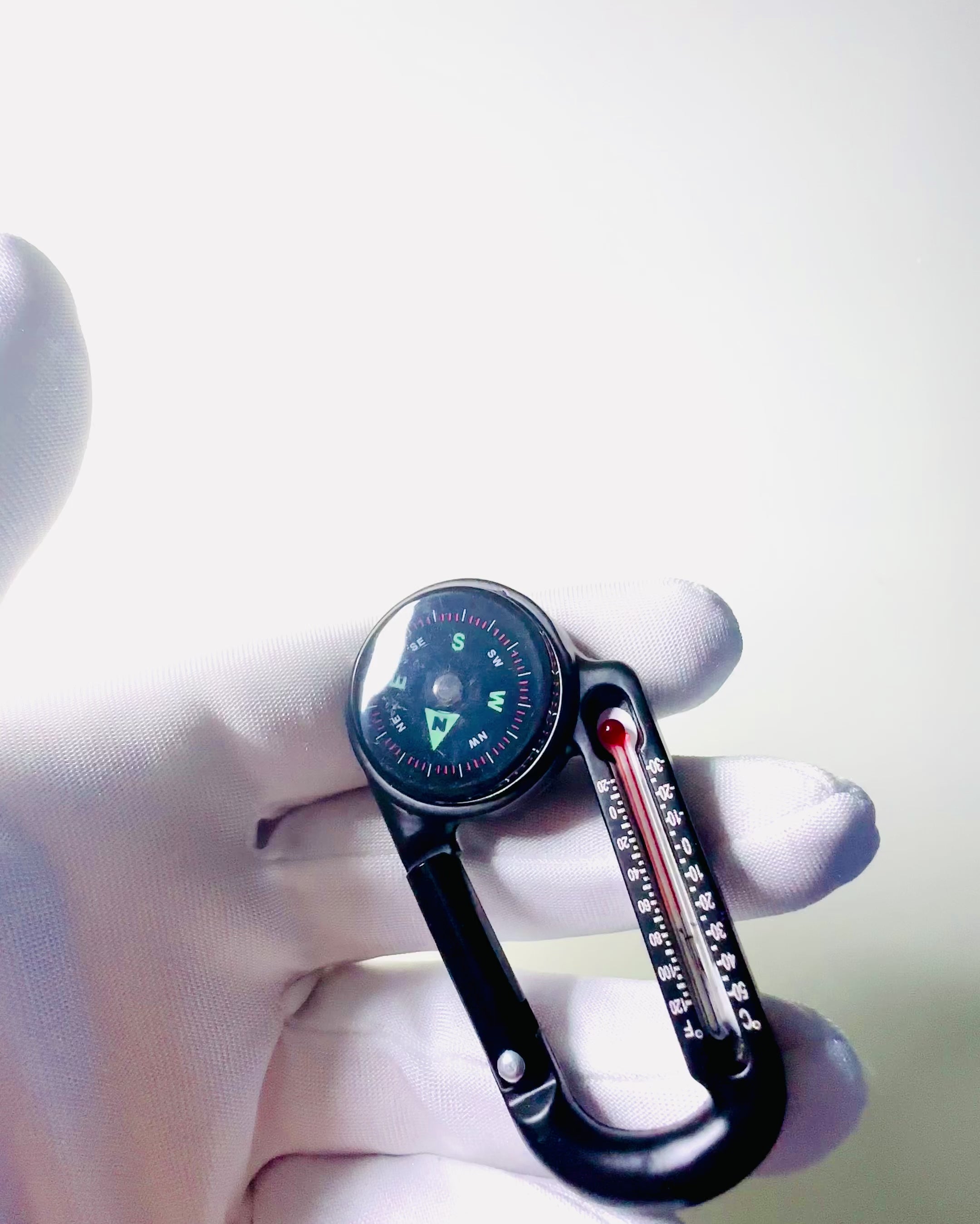 Karabineres iránytű hőmérővel, kulcstartó - gravírozási lehetőség