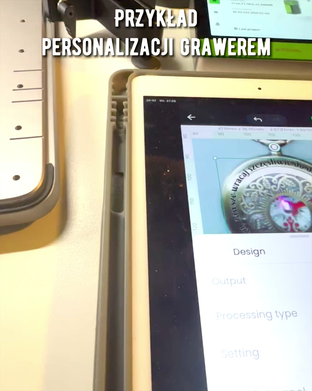 Vintage stílusú navigációs iránytű áttört mintával – barna-arany színben