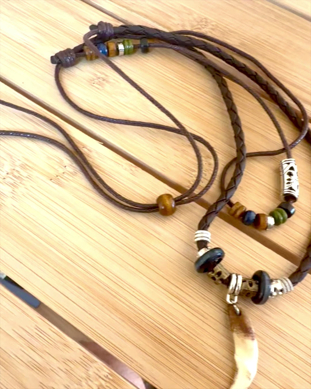 Wilczy Ząb - Erő Nyaklánc - személyre szabható gravírozással ajándékba