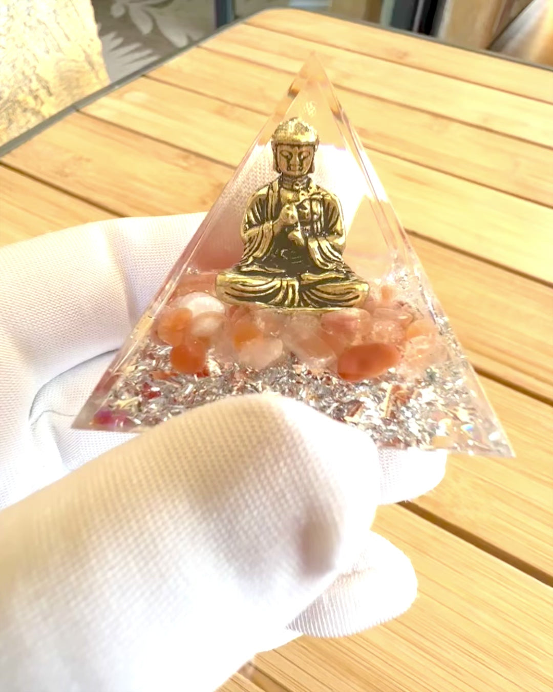 "Meditációs Nyugalom" Energetikai Piramis Drágakövekkel