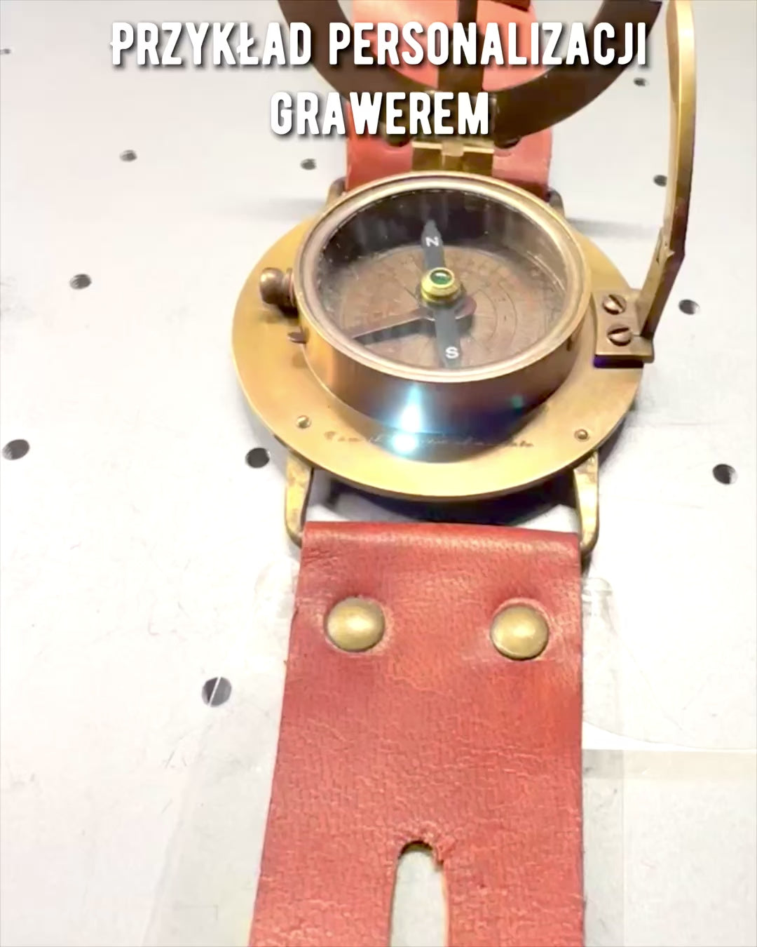 Napóra "Antyczny Kompas", karóra iránytűvel, személyre szabható gravírozással