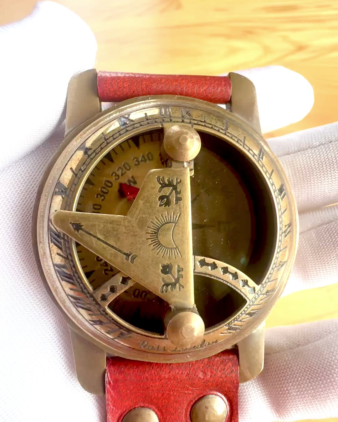 Napóra Iránytűvel - Kézzel Készített, Autentikus Kézművesség, Gravírozási Lehetőség