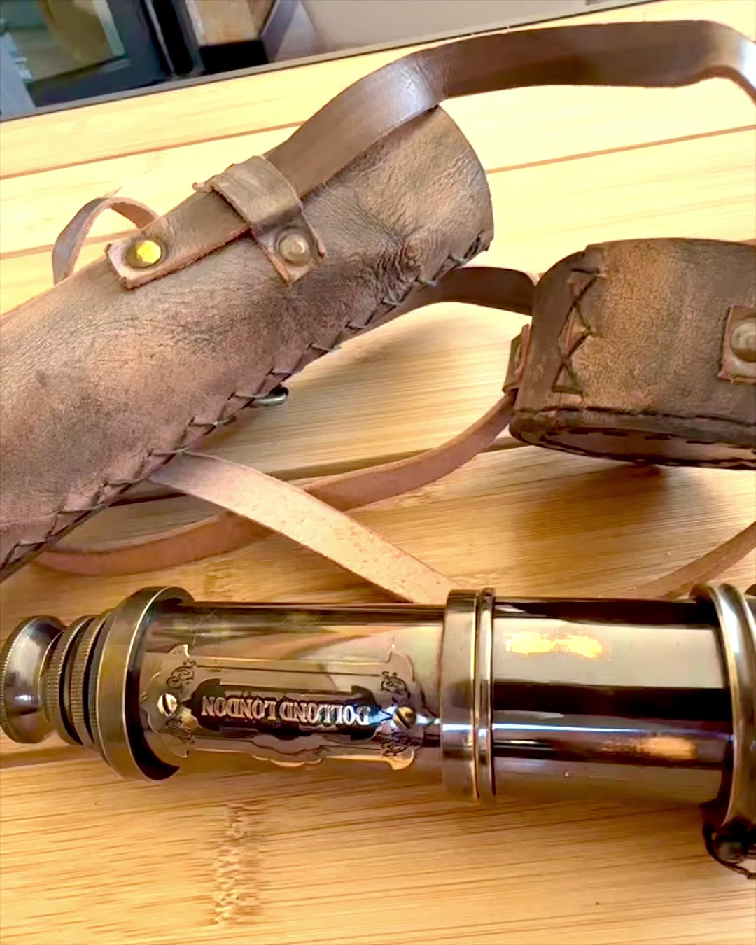 "Voyager" Prémium Távcső Gravírozott Távcsővel és Valódi Bőr Tokkal, személyre szabható gravírozással ajándékba