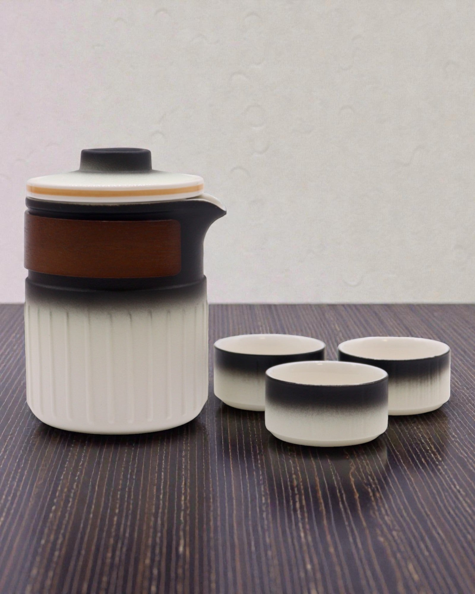 Három barát utazása – Turisztikai kerámia készlet teáskannával és 3 csészével