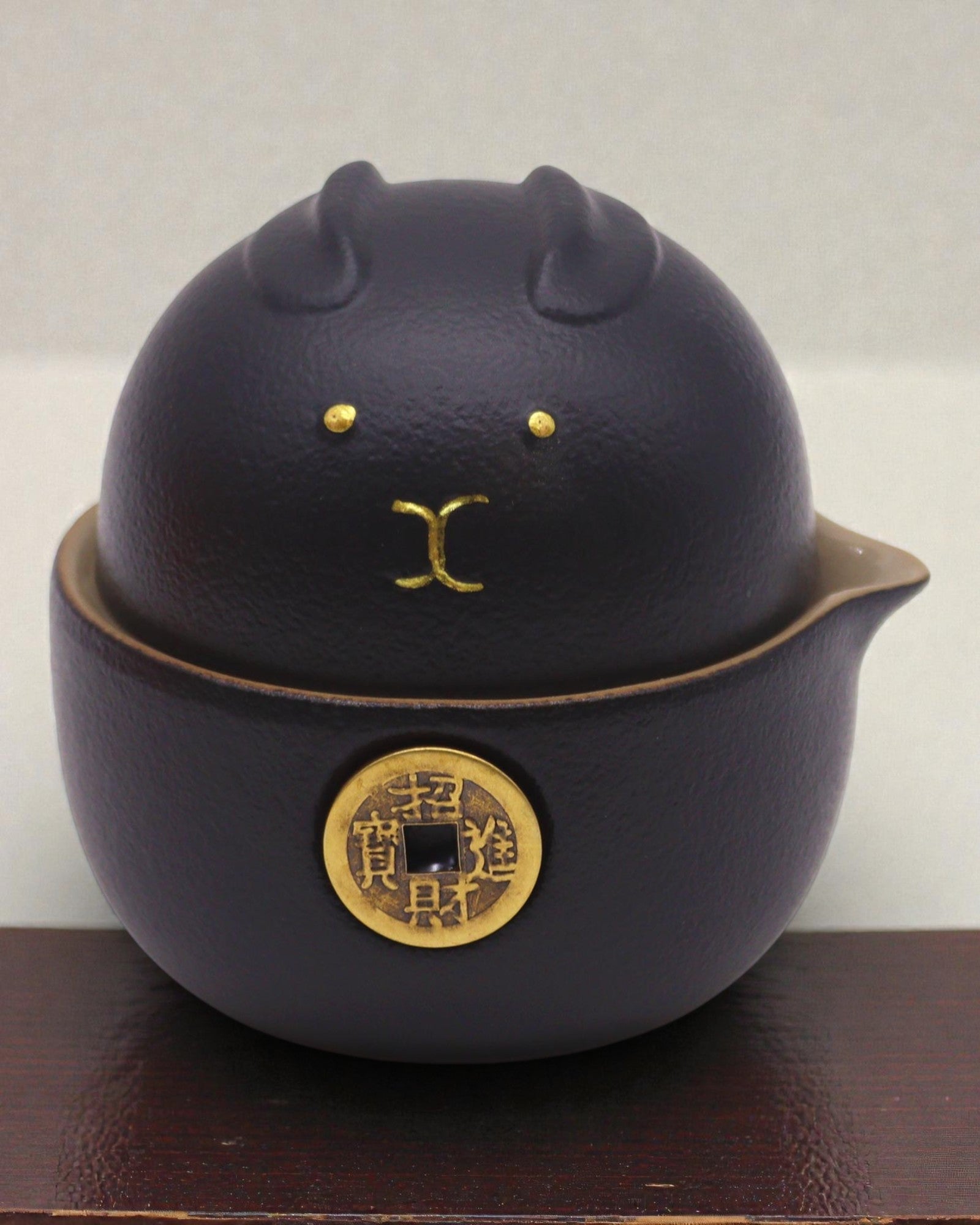 A szerencse fekete macskája – Teakészlet 2 csészével (Fekete)