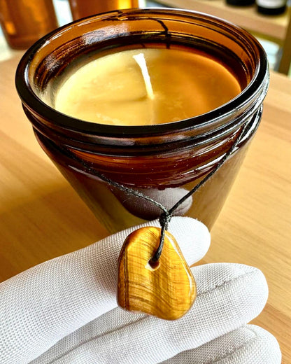 Intenciós gyertya Tigris Erő – Magabiztosság és jólét, 250 ml, a kupak személyre szabásának lehetősége ajándékba