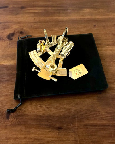 Arany színű művészi szextáns - személyre szabható gravírozással