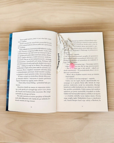 Retro stílusú kreatív könyvjelző toll- és pillangómotívummal – Elegáns promóciós ajándék, ezüst/kék színben