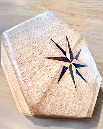 Kapitány Iránytű Explorer 2 – személyre szabható gravírozással ajándékba, 2 választható színváltozatban