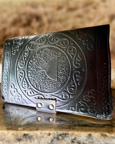 Prémium Napló, Antik minta, Bőr Jegyzetfüzet "Varázslatos Krónika" 200 oldal, 2 választható változat, személyre szabás gravírozással