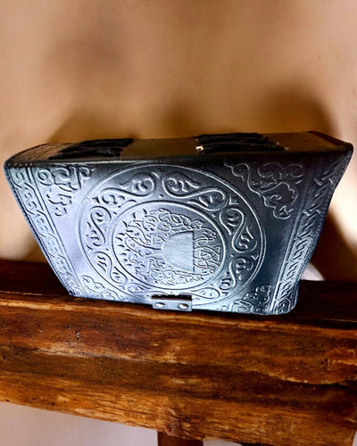 Prémium Napló, Antik minta, Bőr Jegyzetfüzet "Varázslatos Krónika" 200 oldal, 2 választható változat, személyre szabás gravírozással