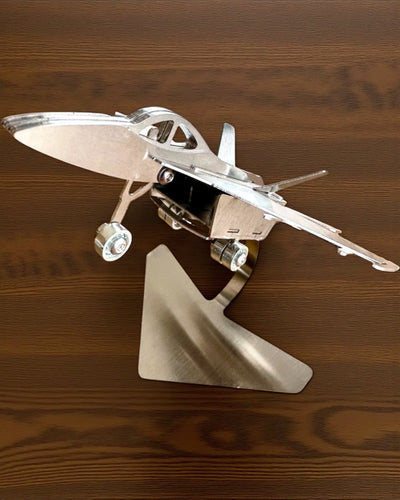 Fém Vadászgép Modell „SkyRaptor” – rozsdamentes acél, személyre szabott gravírozás ajándékba