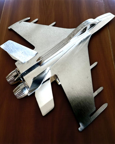 Fém Vadászgép Modell „SkyRaptor” – rozsdamentes acél, személyre szabott gravírozás ajándékba