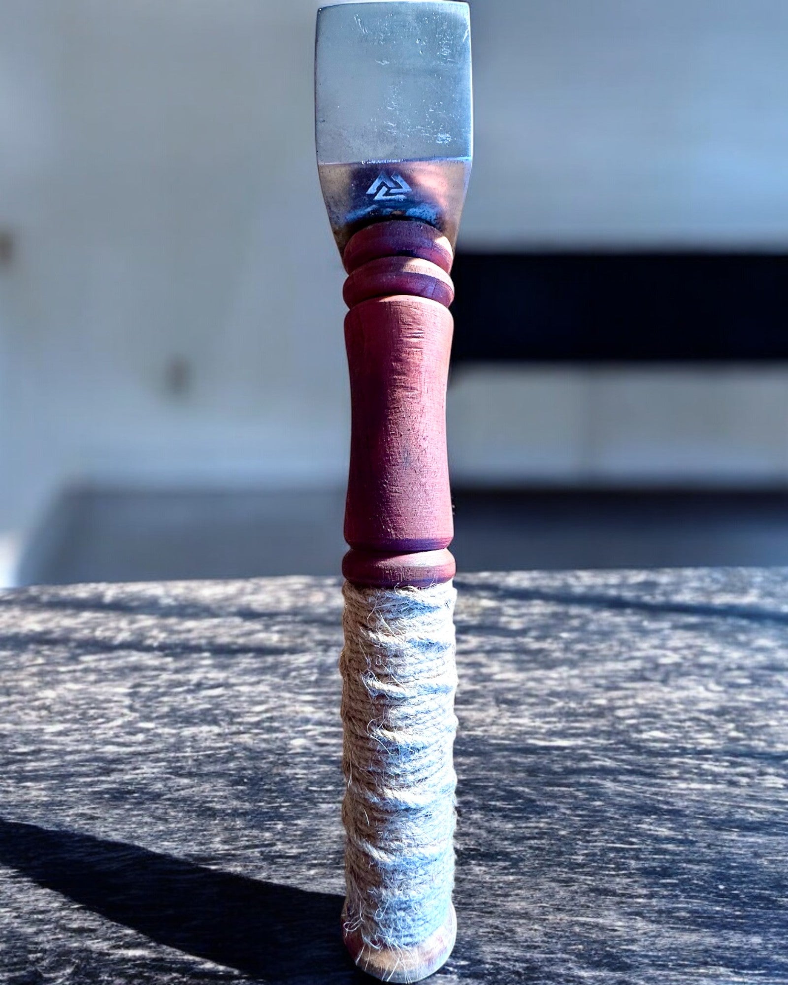 A Skaldrok Mjölnir Kalapácsa – 33 cm, Kézzel Kovácsolt Viking Kalapács Gravírozási Lehetőséggel