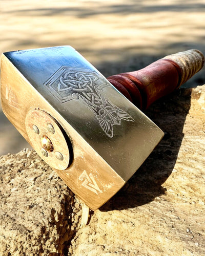 A Skaldrok Mjölnir Kalapácsa – 33 cm, Kézzel Kovácsolt Viking Kalapács Gravírozási Lehetőséggel